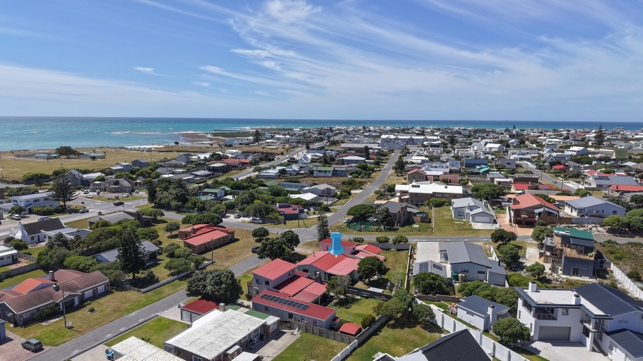 5 Bedroom Property for Sale in Struisbaai Western Cape